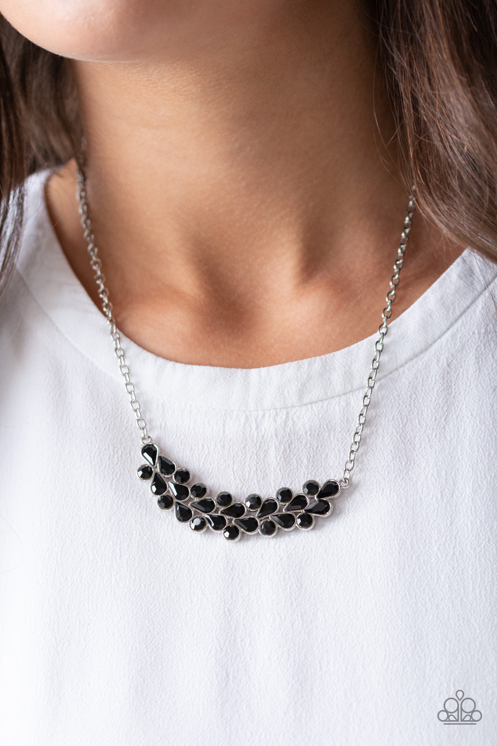 Soho socialite deals black necklace